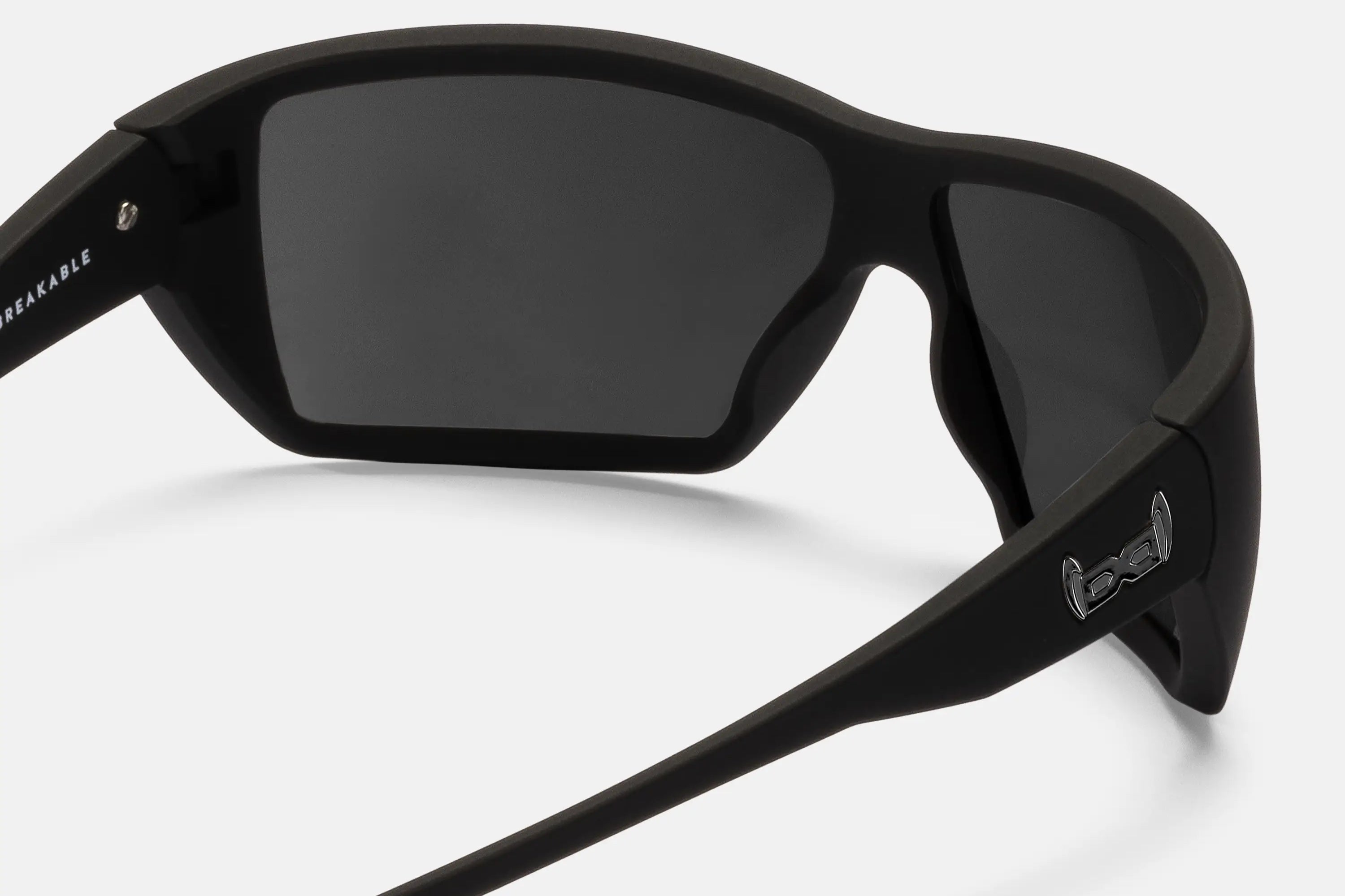 G24 - black in black